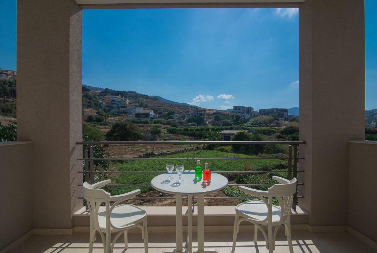 Gras - Near To Sandy Agia Pelagia (Crete)